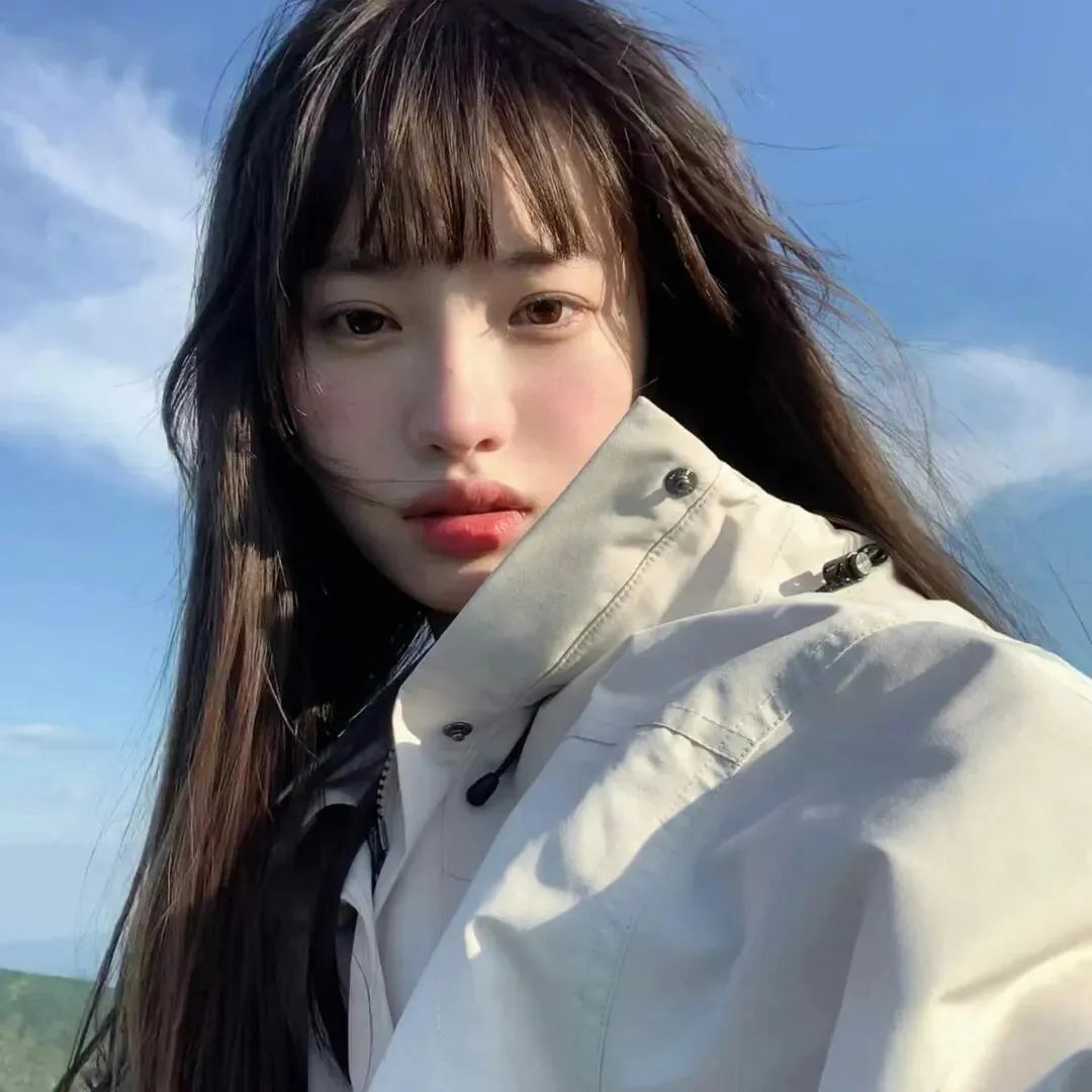 踉跄的女孩